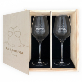 Caixa com 2 taças de vinho “Cheers” personalizadas Caixa com 2 taças de vinho “Cheers” personalizadas