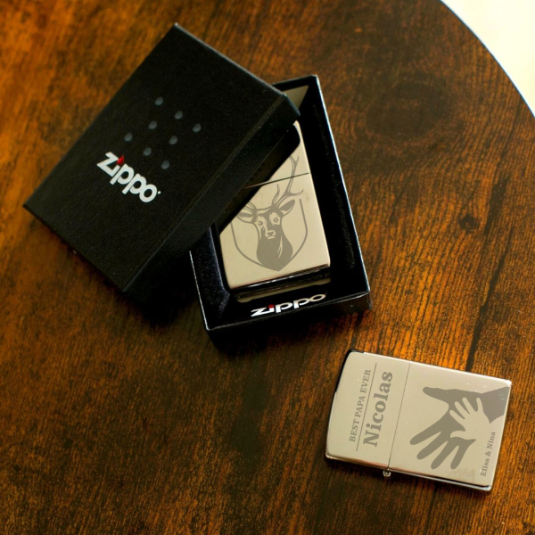 Zippo® com nome personalizado Zippo® com nome personalizado