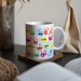 Caneca com as mãos da criança personalizada com o seu primeiro nome