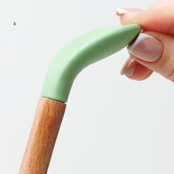 Talheres de bebé em madeira e silicone com nome
