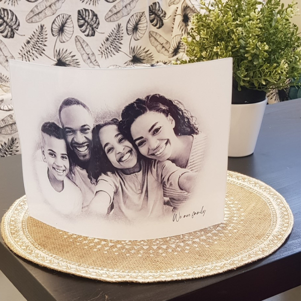 Retrato em estilo carvão feito a partir de uma fotografia
