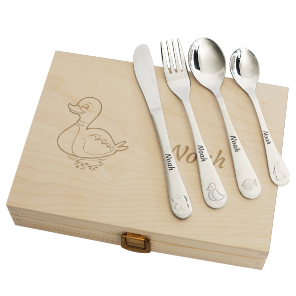 Talheres para crianças personalizados com um desenho de um animal
