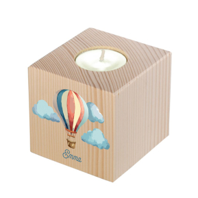 Castial de madeira em forma de cubo com balo de ar quente