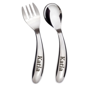 Talheres ergonmicos personalizados para bebs