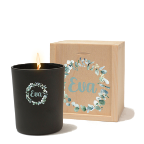 Vela personalizada em cor com coroa de flores