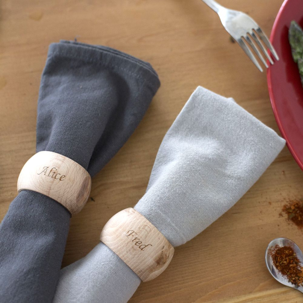 Argola para guardanapo em madeira com nome