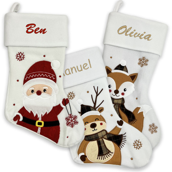 Bota de Natal branca bordada com um nome