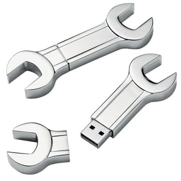 Pen drive de 8 GB em forma de chave inglesa gravada