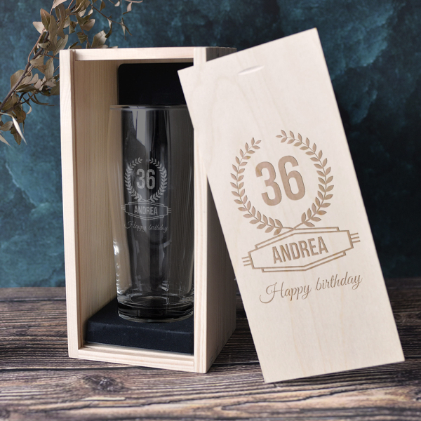 Copo de cerveja de aniversário