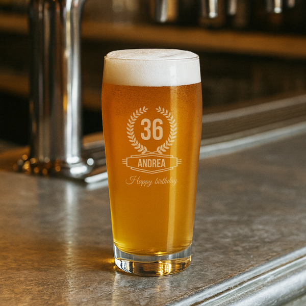 Copo de cerveja de aniversário