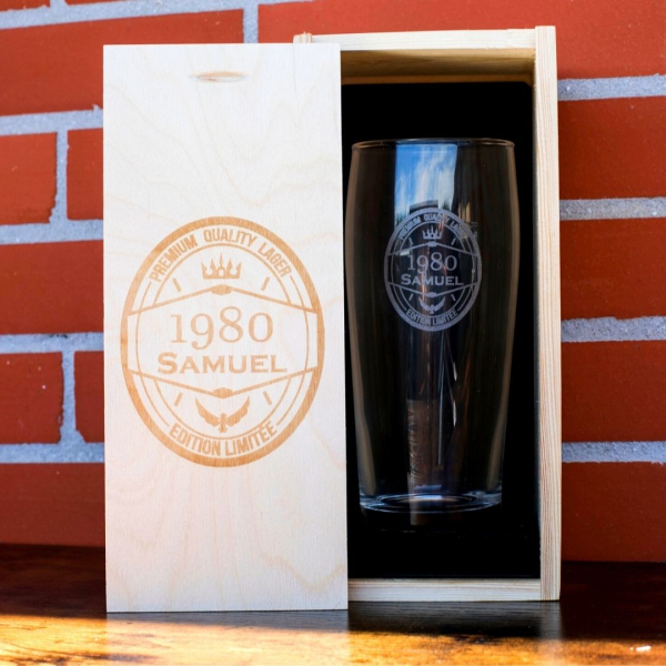 Copo de cerveja de aniversário