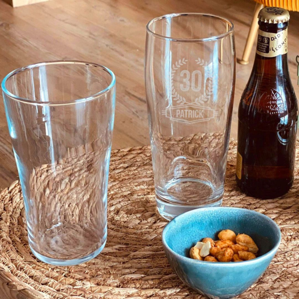 Copo de cerveja de aniversário