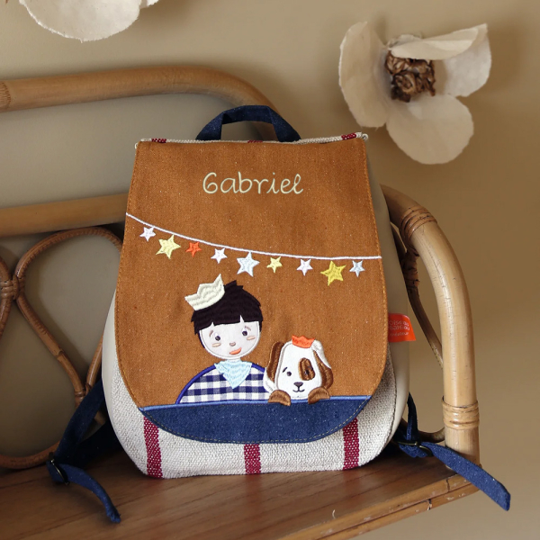 Mochila personalizada com criança e cão