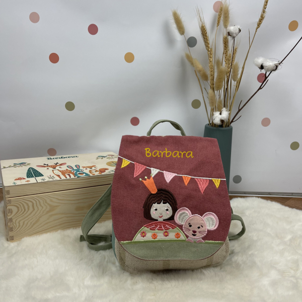 Mochila personalizada com criança e rato