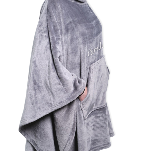 Poncho de manta polar antracite personalizado
