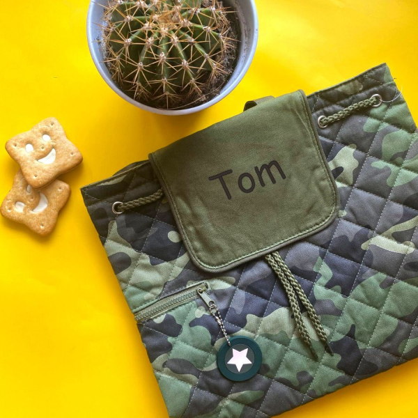 Mochila personalizada para crianças em camuflado